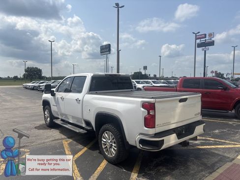 Used 2021 Chevrolet Silverado 2500 High Country AWD/4WD image 3
