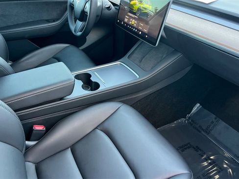 Used 2023 Tesla Model Y Long Range image 16