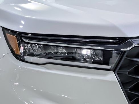 Used 2024 Honda Pilot EX-L image 10