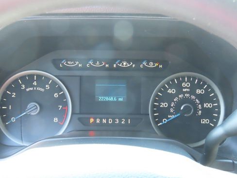 Used 2016 Ford F150 XLT RWD image 28