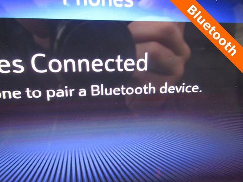 Used 2025 Chevrolet Trax LT w/ LT Convenience Package FWD image 7