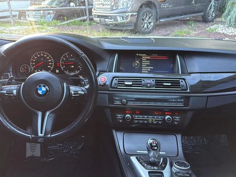 Used 2014 BMW M5 RWD image 30