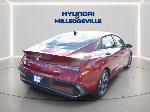 New 2026 Hyundai Elantra Limited FWD image 5