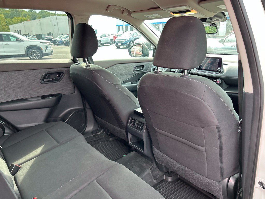 Used 2023 Nissan Rogue S AWD/4WD image 33