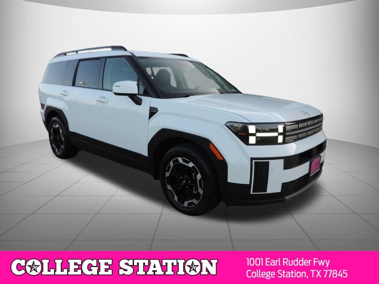 Used 2025 Hyundai Santa Fe SEL FWD image 3