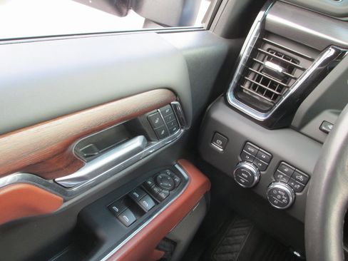 Certified 2024 GMC Sierra 2500 Denali Ultimate w/ Max Trailering Package image 30