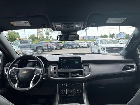 Used 2024 Chevrolet Suburban Premier AWD/4WD image 17