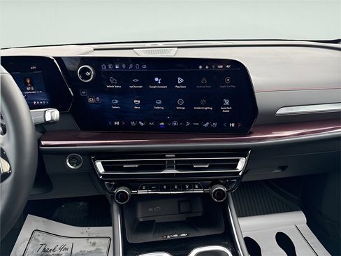 Used 2024 Chevrolet Traverse RS image 15