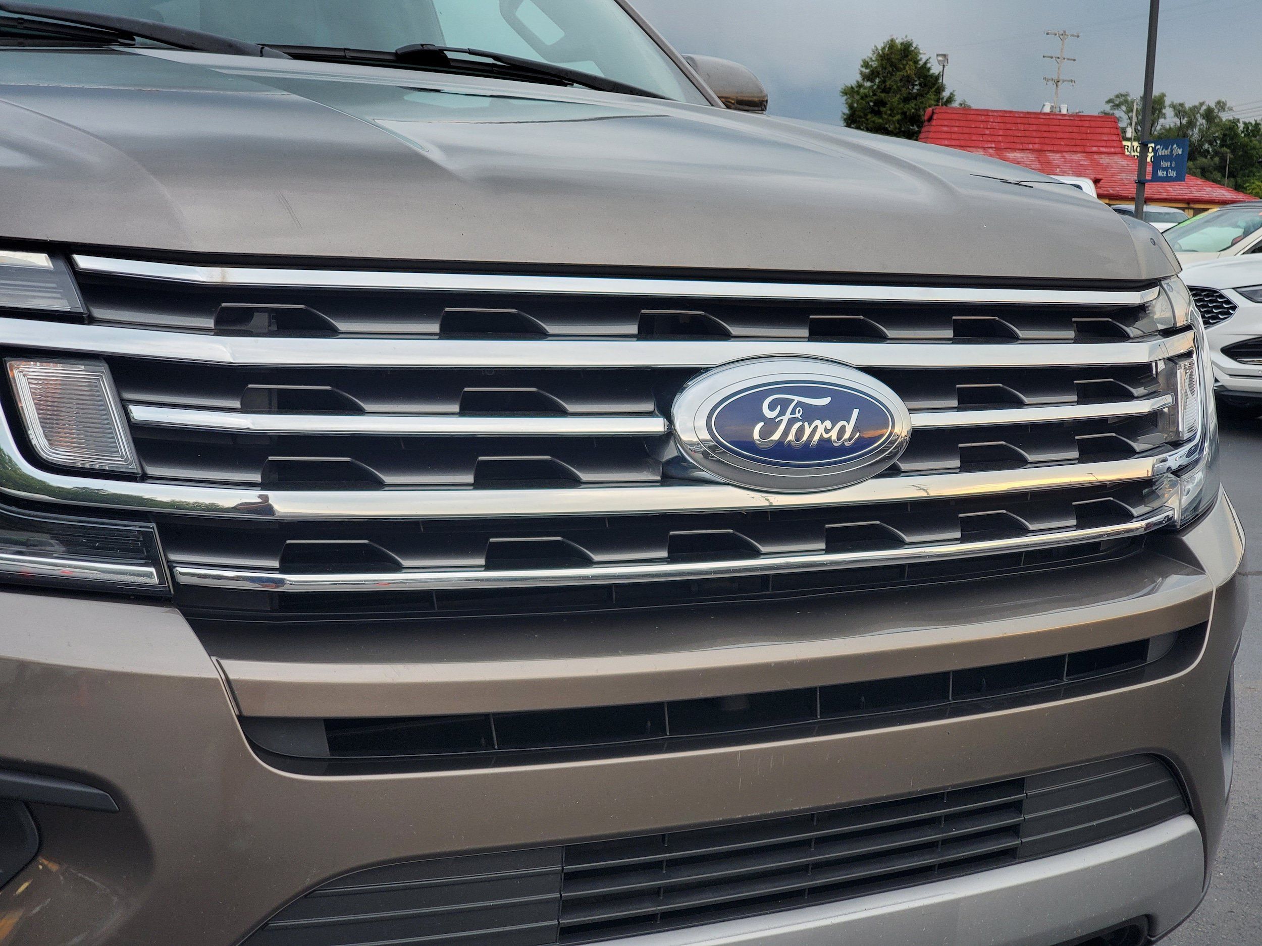 Used 2019 Ford Expedition XLT w/ Equipment Group 201A AWD/4WD image 7
