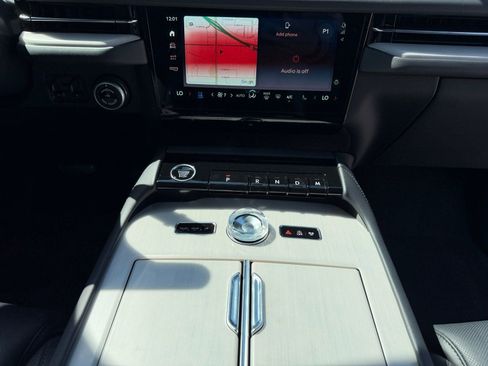 New 2026 Lincoln Navigator Reserve w/ Jet Appearance Package AWD/4WD image 11