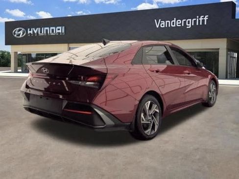 Used 2025 Hyundai Elantra Sport FWD image 5
