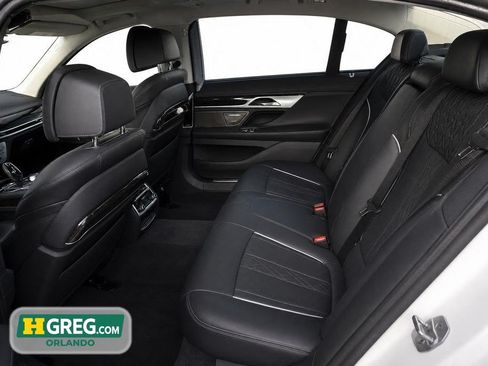 Used 2020 BMW 740i RWD image 18