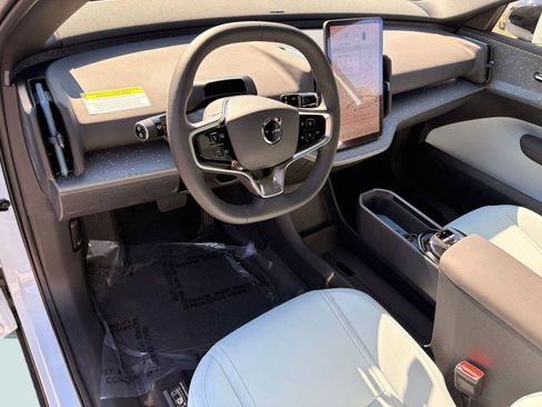 New 2026 Volvo EX30 Ultra w/ Climate Package image 4