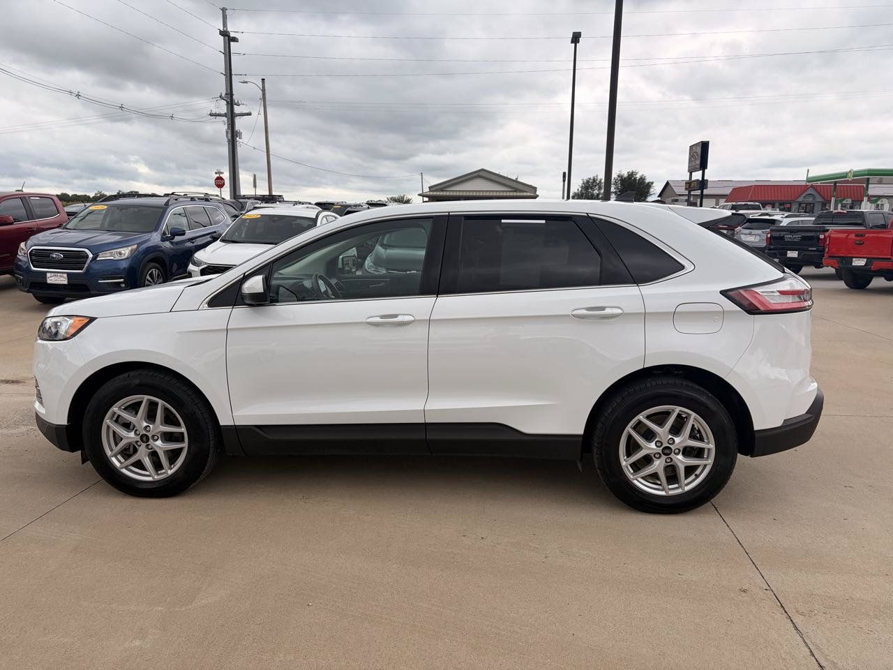 Used 2024 Ford Edge SEL w/ Convenience Package AWD/4WD image 11
