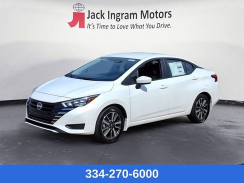 New 2025 Nissan Versa SV w/ Trunk Package image 1