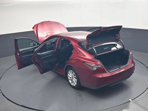 Used 2022 Toyota Camry LE FWD image 41