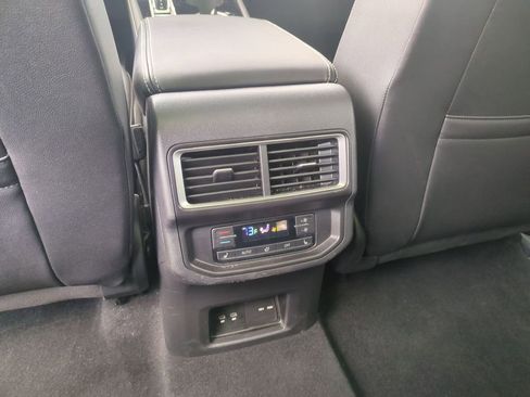 Used 2025 Volkswagen Atlas SEL AWD/4WD image 21