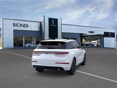 New 2026 Lincoln Corsair Grand Touring AWD/4WD image 8