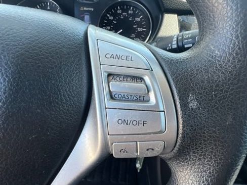 Used 2016 Nissan Rogue S AWD/4WD image 12
