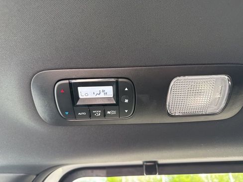 Used 2025 Honda Odyssey Sport-L image 16