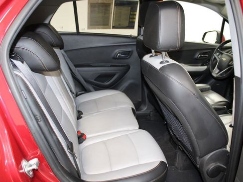 Used 2020 Chevrolet Trax Premier image 29