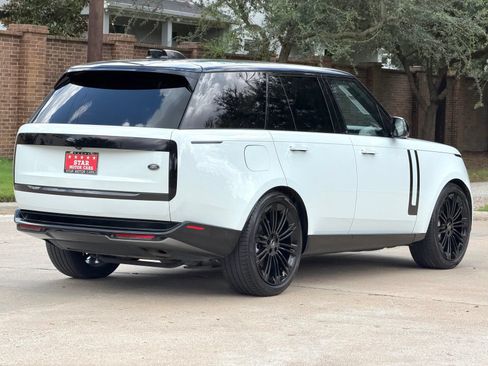 Used 2022 Land Rover Range Rover SE AWD/4WD image 13