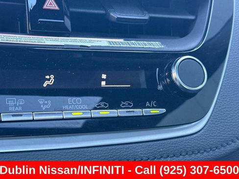 Used 2024 Toyota Corolla SE w/ SE Premium Package FWD image 30
