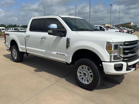 Used 2022 Ford F250 Platinum w/ FX4 Off-Road Package AWD/4WD image 2