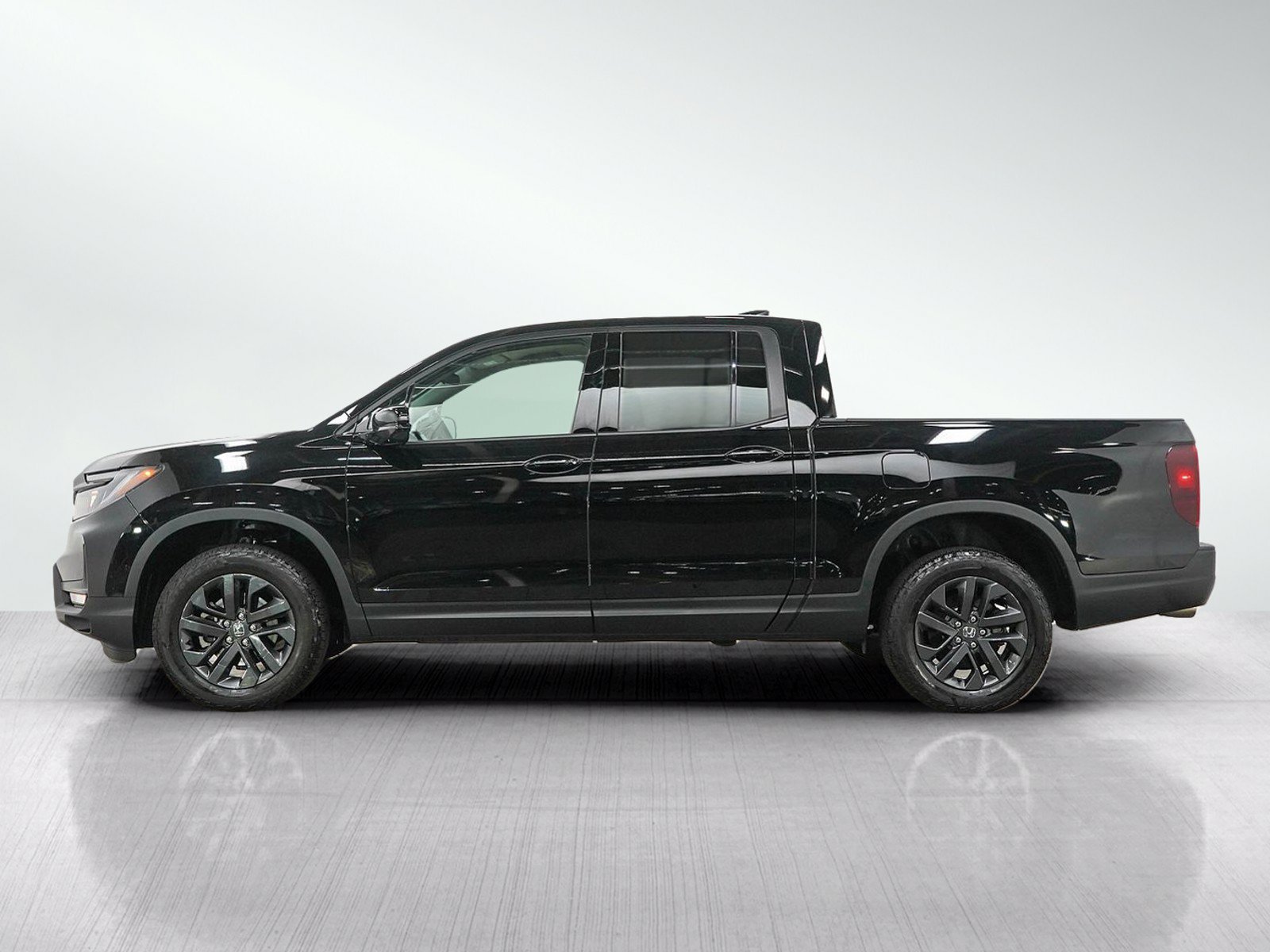 Used 2024 Honda Ridgeline Sport image 2