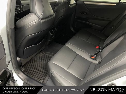 Used 2023 Lexus ES 350 F Sport w/ Accessory Package (Z2) image 33