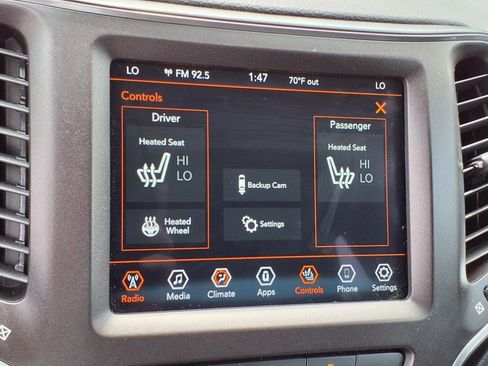 Used 2021 Jeep Cherokee Trailhawk image 13