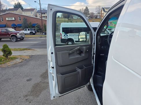Used 2017 Chevrolet Express 2500 RWD 2500 135 image 11