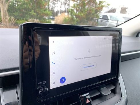 Used 2025 Toyota Corolla LE image 21