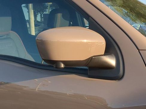 Used 2023 Nissan Frontier PRO-4X w/ Pro Convenience Package image 11