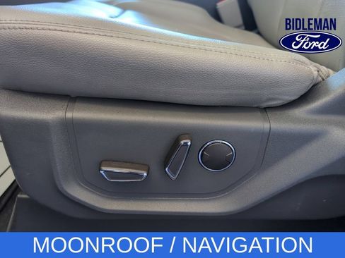 Used 2019 Ford Expedition XLT w/ Equipment Group 202A AWD/4WD image 14