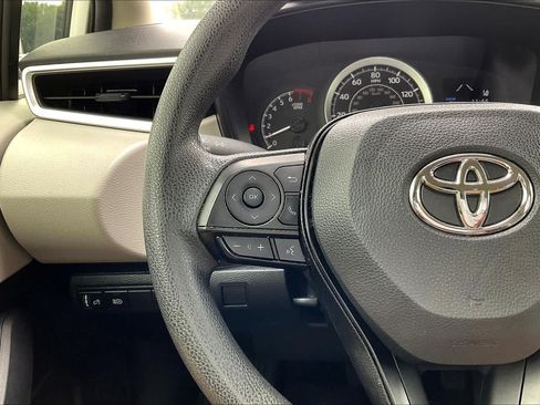 Used 2022 Toyota Corolla LE FWD image 23