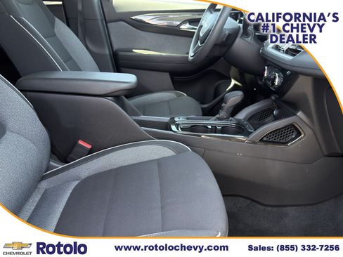 Used 2025 Chevrolet TrailBlazer LT FWD image 8