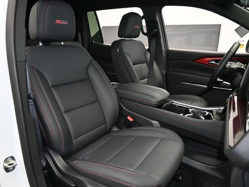 Used 2024 Chevrolet Traverse Z71 w/ Enhanced Driving Package image 55