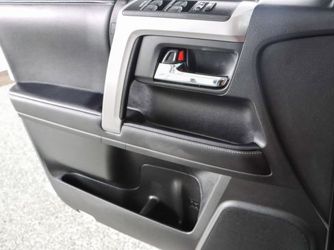 Used 2023 Toyota 4Runner SR5 Premium w/ Moonroof Package AWD/4WD image 23