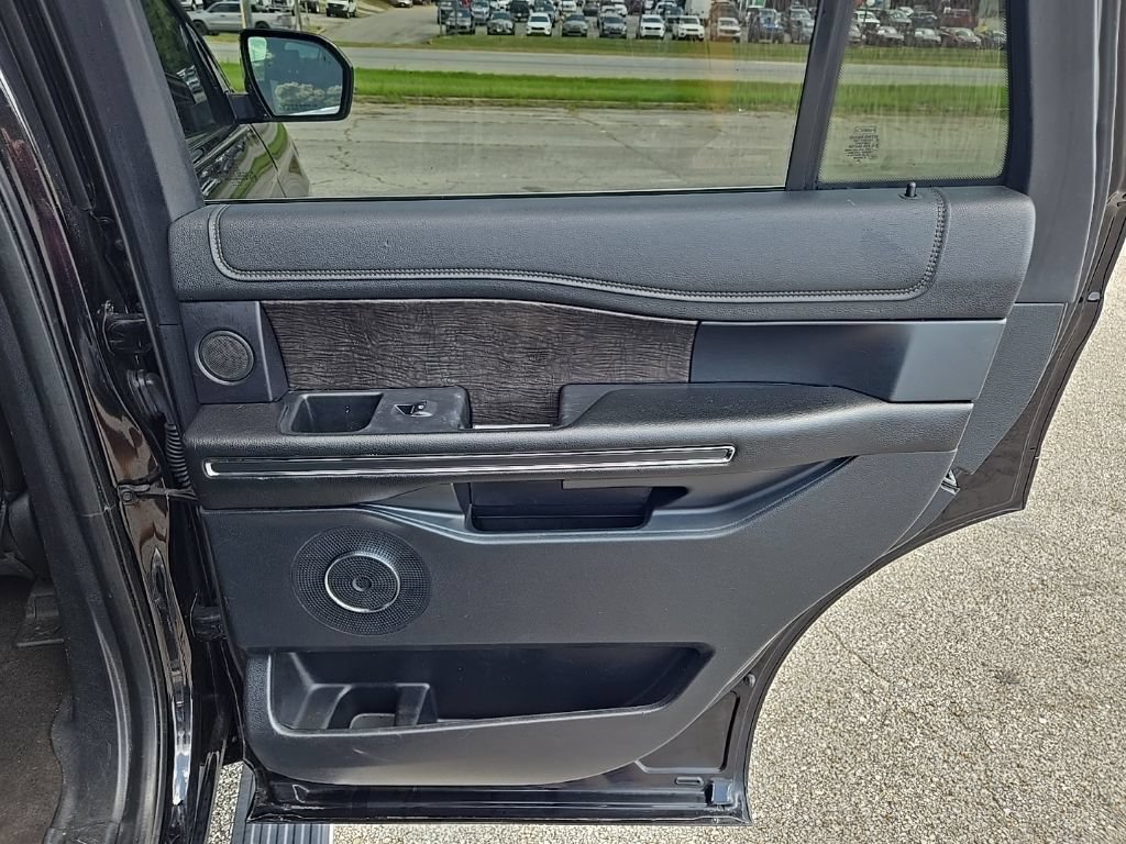 Used 2020 Ford Expedition Limited RWD image 20