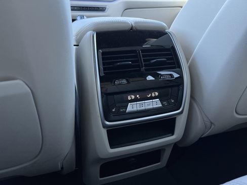 Used 2021 BMW X5 xDrive40i w/ M Sport Package image 41