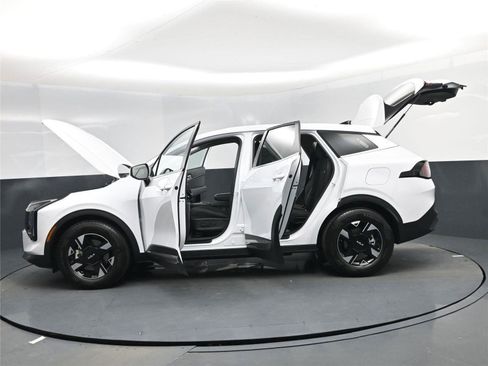 Used 2026 Kia Sportage LX w/ LX Convenience Package image 29