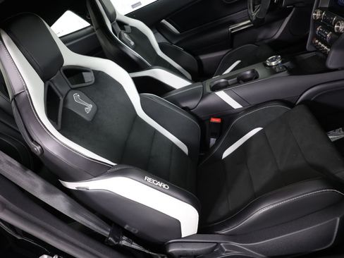 Used 2020 Ford Mustang Shelby GT500 w/ Technology Package RWD image 30