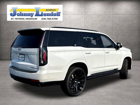 Used 2024 Cadillac Escalade Sport Platinum AWD/4WD image 2