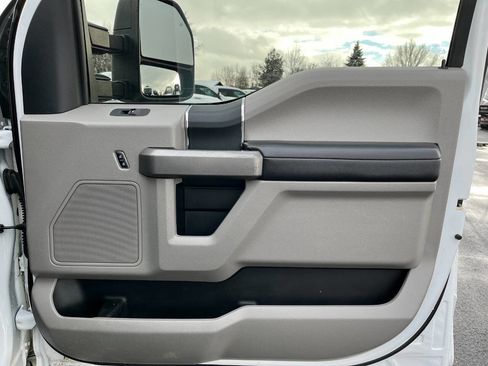 Used 2017 Ford F350 XLT w/ XLT Value Package image 24