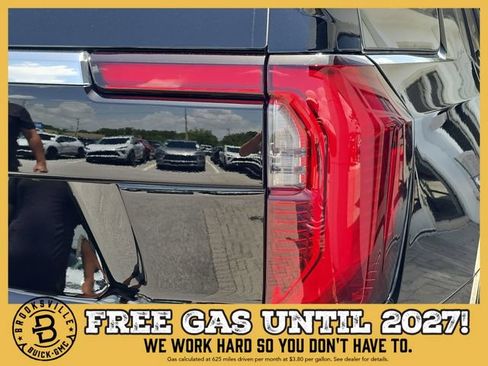 New 2026 GMC Yukon Denali w/ Denali Reserve Package RWD image 8