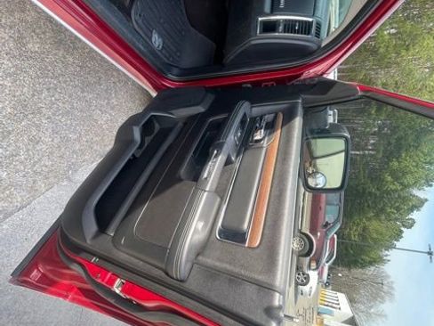 Used 2014 RAM 1500 Laramie w/ Convenience Group image 21