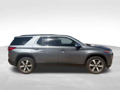 Used 2021 Chevrolet Traverse LT w/ LT Premium Package AWD/4WD image 5