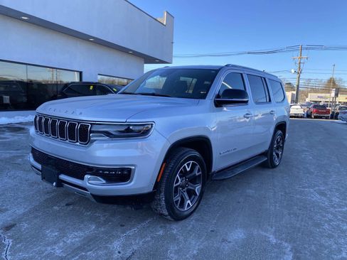 Certified 2024 Jeep Wagoneer Series III image 10