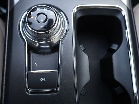 Used 2020 Ford Fusion SE image 24